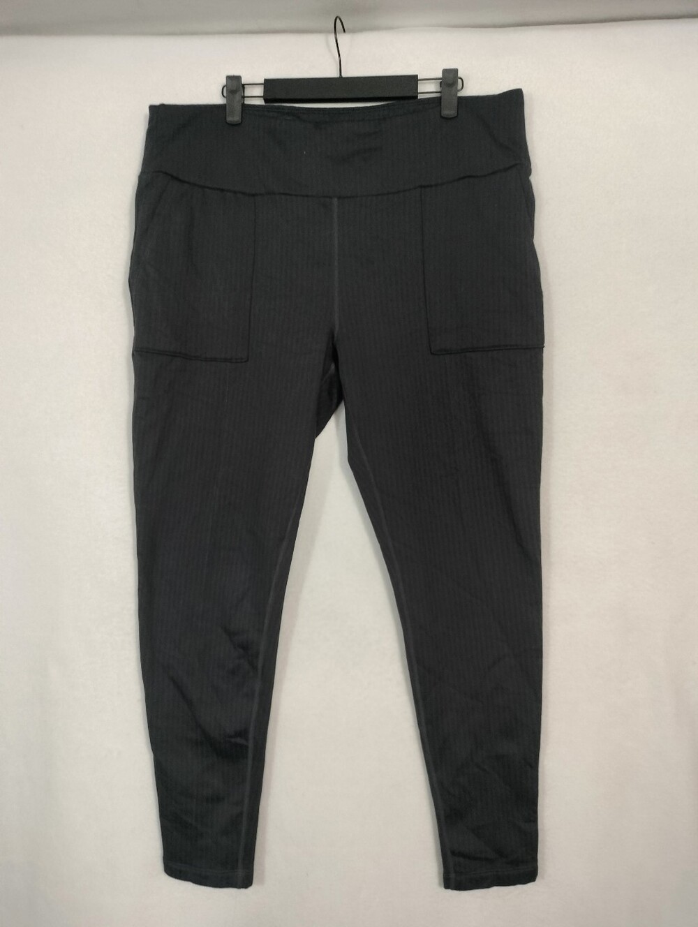 Mondetta Black Ribbed High-Waist Leggings with Front Pockets